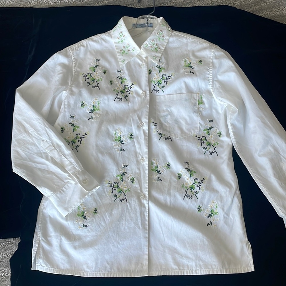 PRADA EMBROIDERED AND SEQUINED WHITE BLOUSE - SIZE 42